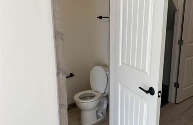 3360 Blackbird Way - 2 Gallery 2