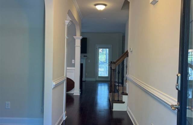 1924 Micahs Way N Gallery 3