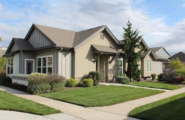 Resort-Style Living in Southeast Meridian: Modern Single-Level Home photos photos