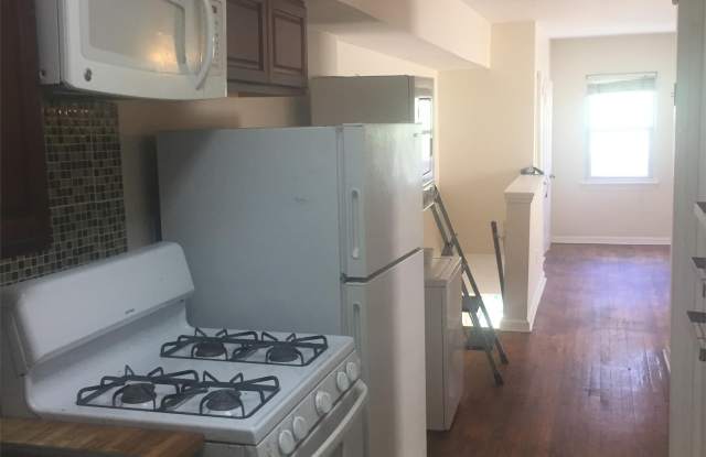 1817 2nd st. NE - A Gallery 4