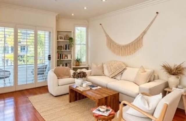 410 N Oakhurst Dr Gallery 2