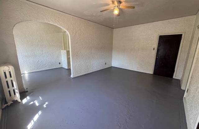 The Jefferson St. Apartments- All Inclusive Studio Apartment Gallery 4