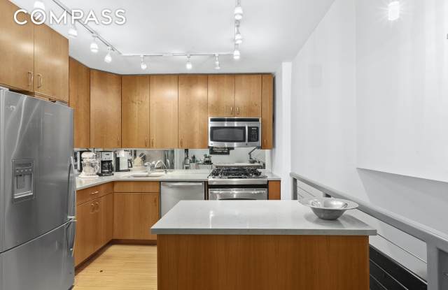 7 East 35th Street Gallery 3