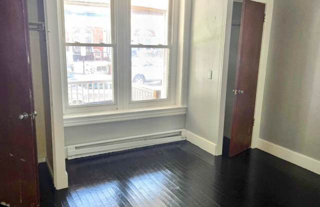 731 W. Green Street photos photos