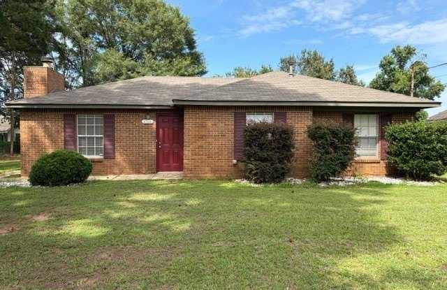 1768 Deatsville Highway photos photos