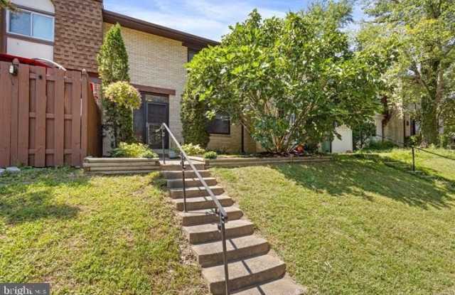 12686 CASTILE COURT - 12686 Castile Court, Lake Ridge, VA 22192