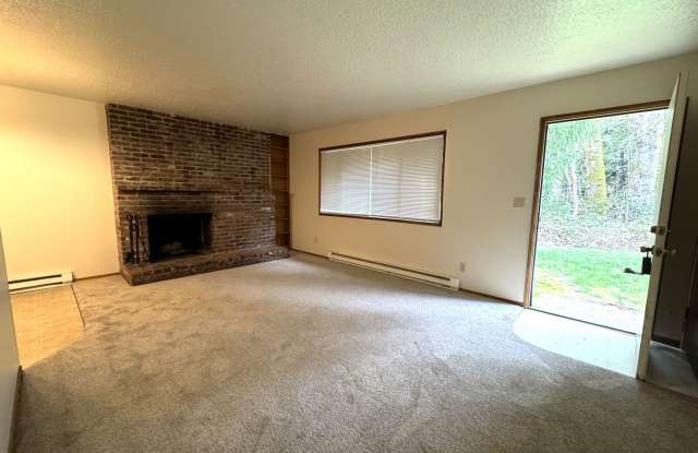 630 NE 69th Avenue - Newly Refreshed Duplex Unit photos photos