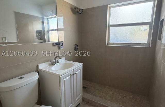 6137 SW 20th Ct Gallery 3