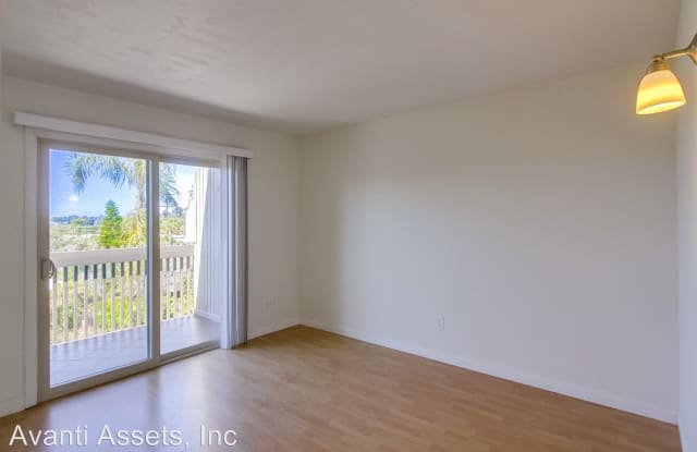 155 Rosebay #4 Gallery 3