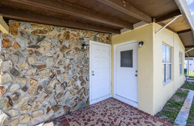 CENTRAL LOCATION IN PORT CHARLOTTE Gallery 4