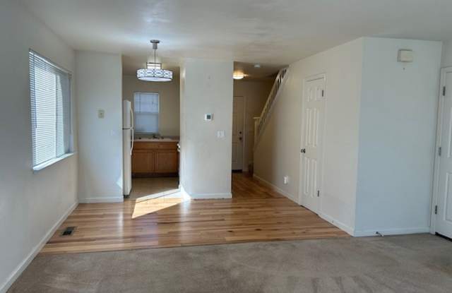 2-bedroom, 1.5-bathroom, two-story home in Santa Rosa! Gallery 4