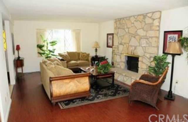 5050 Golden Arrow Drive Gallery 3
