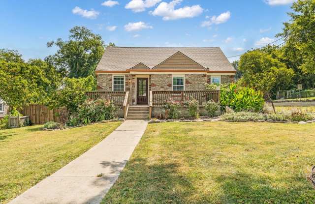 Beautiful Inglewood Stone Cottage, just 2 blocks from South Inglewood Park! photos photos