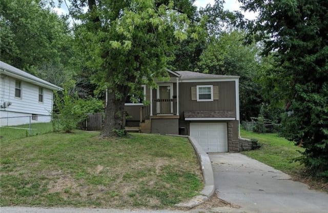 1525 N Pleasant Street - 1525 North Pleasant Street, Independence, MO 64050