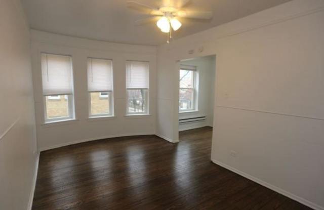 4513 North Malden Gallery 2