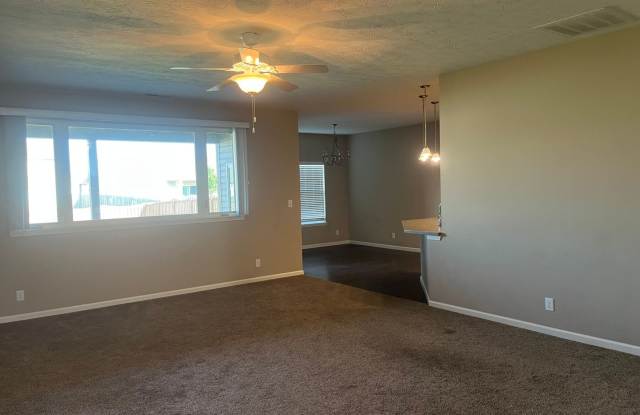 Beautifully Designed 3BR Home in Lafayette – High Ceilings & Outdoor Charm Gallery 4