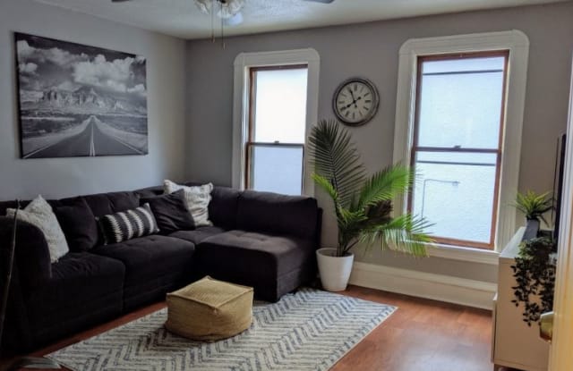 1417 Jefferson St NE 2 - 1417 Jefferson Street Northeast, Minneapolis, MN 55413