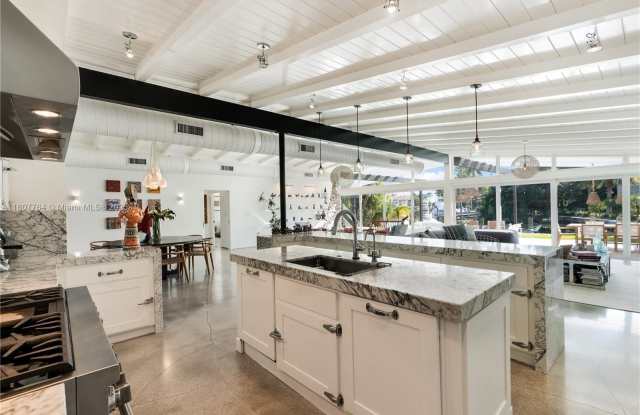 270 Island Dr photos photos