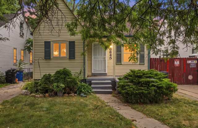 8845 Canyon Street photos photos