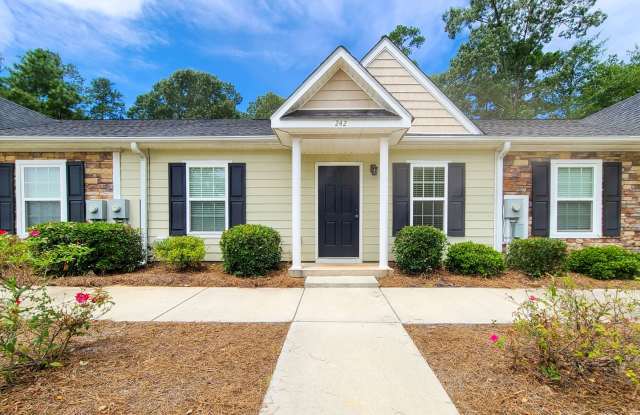 Conveniently Located Townhome off Exit 5! photos photos