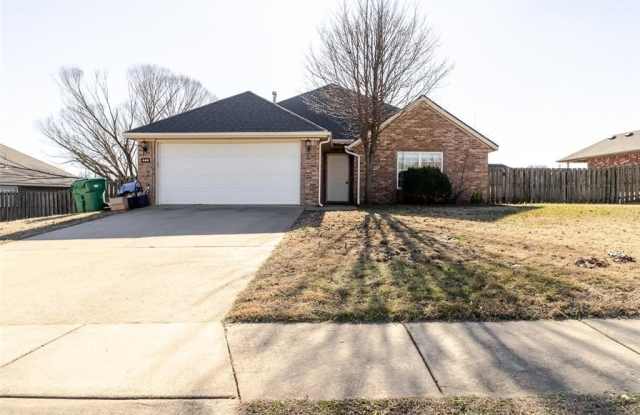 440 Curtis  ST - 440 Curtis Street, Centerton, AR 72719