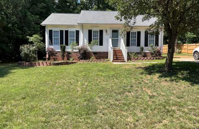 Cute Home In Sherrills Ford For Rent photos photos