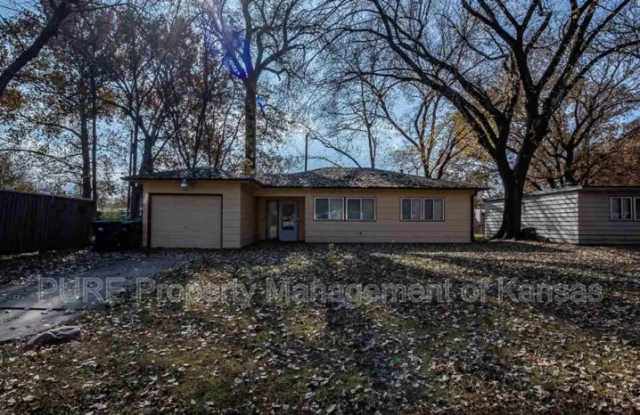2905 SW 36th Street - 2905 Southwest 36th Street, Topeka, KS 66614