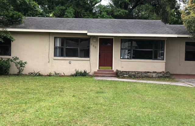 622 Howard Ave - 622 West Howard Avenue, Orange City, FL 32763