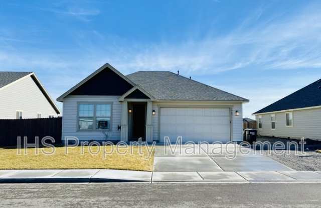 3907 Charleston Ln - 3907 Charleston Lane, Pasco, WA 99301