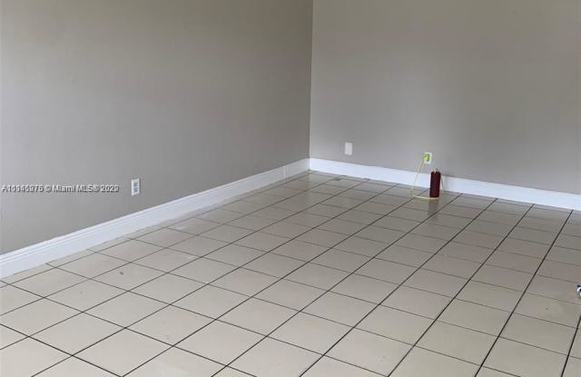 5404 NW 16th Ct Gallery 2