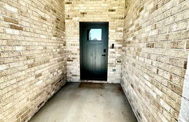 WELL MAINTAINED photos photos