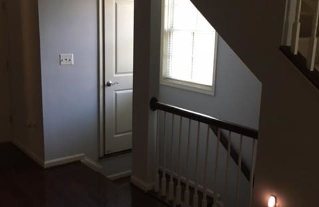 131 East Reed Avenue Gallery 4