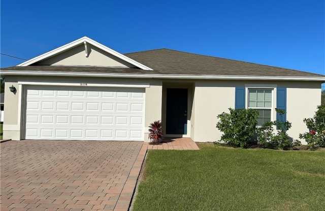 3408 NE 8th photos photos