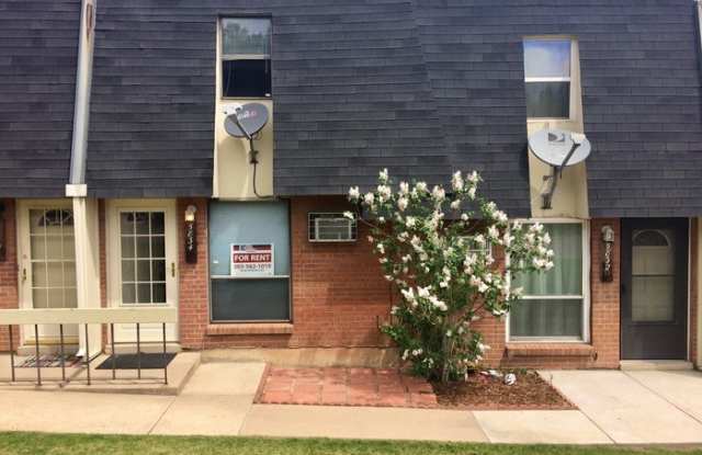 5834 South Pearl Street Gallery 2