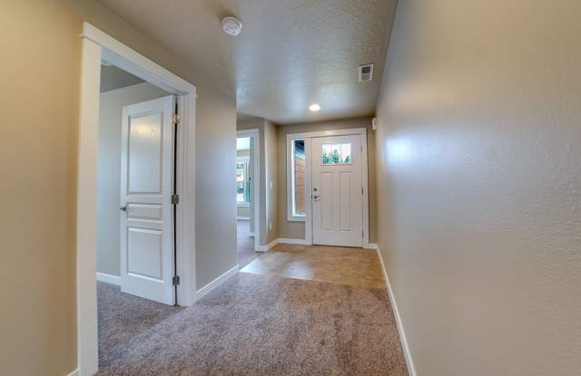 Newer single level home in Leehaven, a great development off Neff! Gallery 4