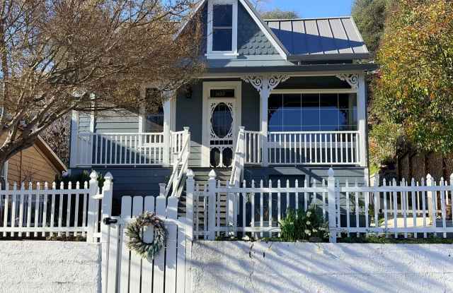 Well-Maintained Cozy 2BD/2BA Home in Angels Camp, CA! Extra Upper Room and Basement! photos photos