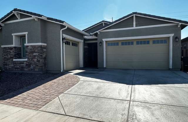 LIKE NEW GATED CHANDLER COMMUNITY 3 BEDROOM 2 BATHROOM HOME photos photos