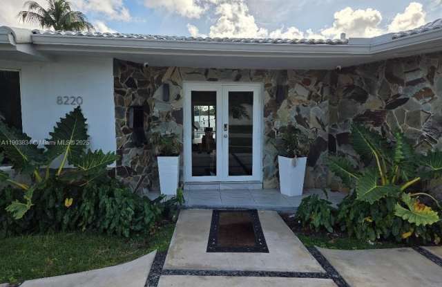 8220 SW 48th St photos photos 8220 SW 48th St photos photos