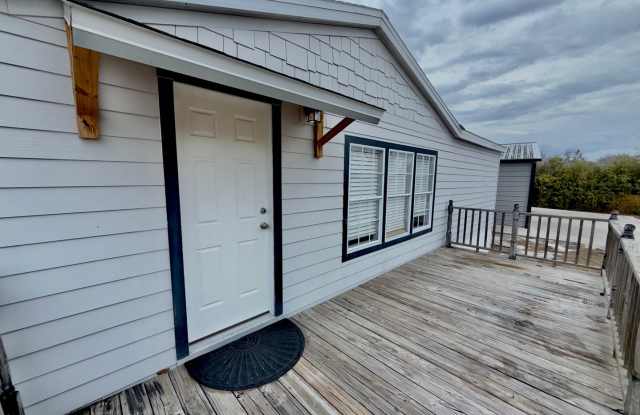 Spacious Modern 3 Bed 2 Bath Home in Middleburg - Large Yard  Porch! Washer/Dryer Hookups! photos photos