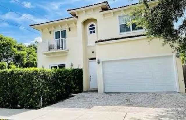 700 SW 8th Way photos photos