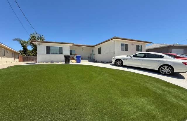 7 Bed House in Prime Location, Steps to Campus! Gallery 4