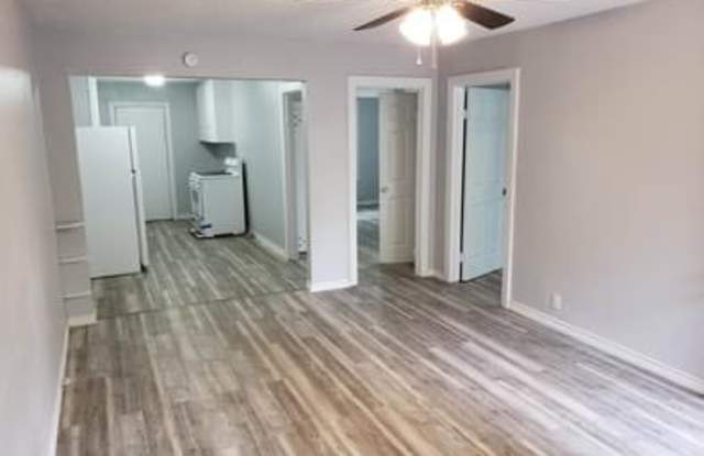 913 W Pecan Gallery 4