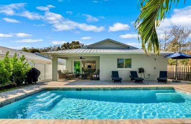 737 91st Ave N photos photos