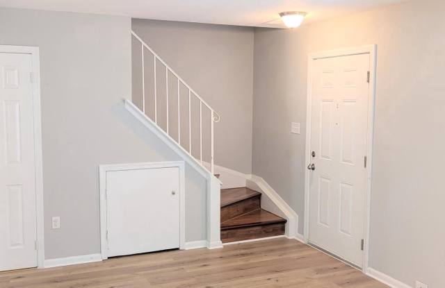 4164 HAMLIN Court Gallery 2