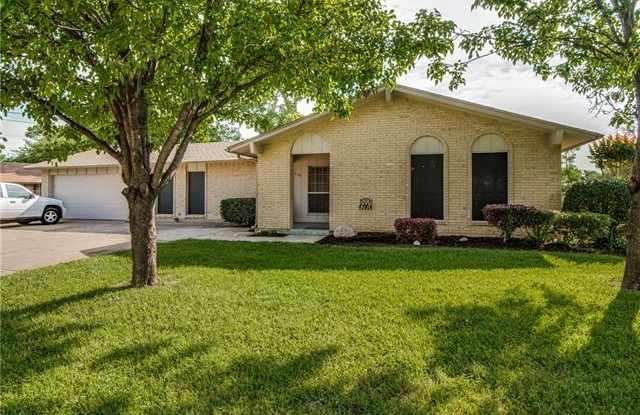 2128 Meandering Drive Gallery 2