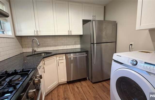 295 Tenafly Gallery 4