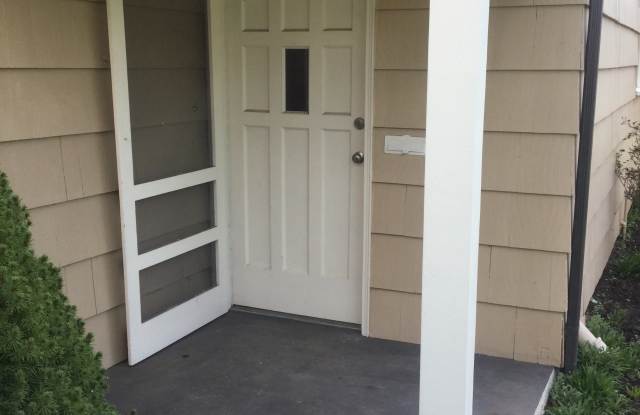 1010 E 2nd St - 1010 East 2nd Street, Newberg, OR 97132