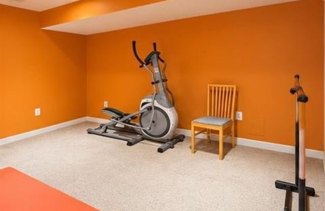 15306 BRONCO Way Gallery 2