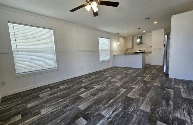 16830 Oak Leaf Court Gallery 2