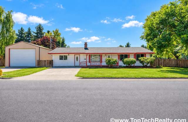Spacious 7 BD | 3 Full BA | Single-Level Home | Large Yard | Quiet Beaverton Neighborhood | Great Location | Potential for Assisted Living* | Adult Foster Care* | Child Care*** Gallery 3